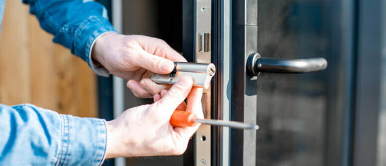 Commercial Locksmith Woodlake